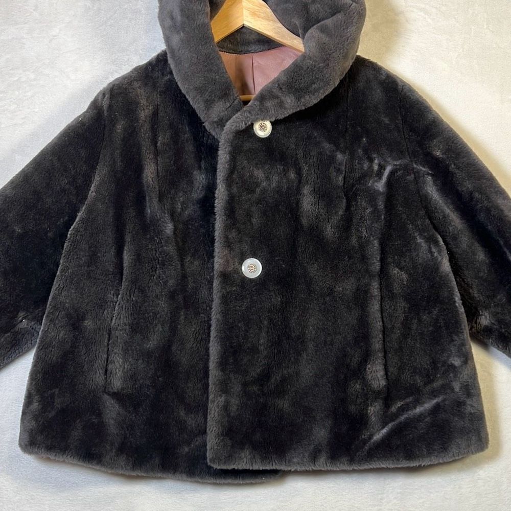 Kerrybrooke Odyna vintage retro faux fur‎ 2 button jacket with hood